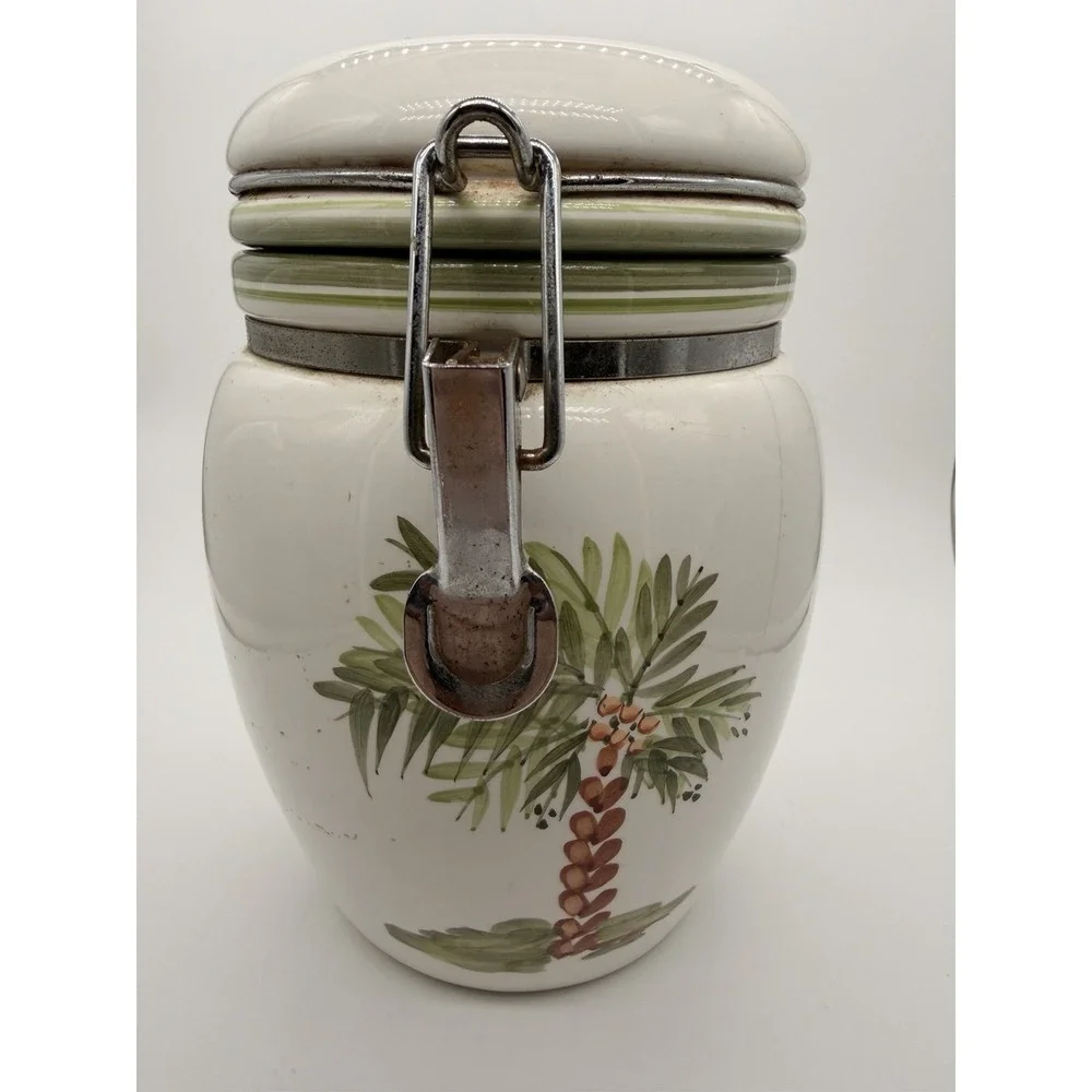 Aged Gibson USA Elite Vase With Lockable Lid & Latch